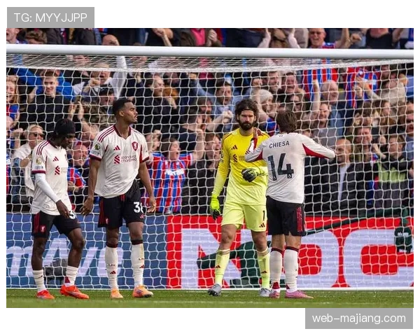 阿沃尼伊单刀射门偏出 森林前锋错失绝杀比赛最后机会